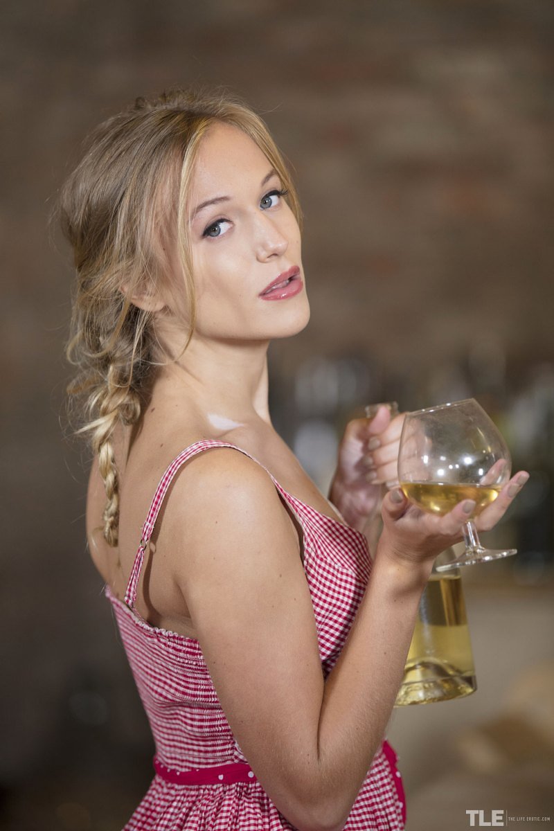 Юлиана, 31